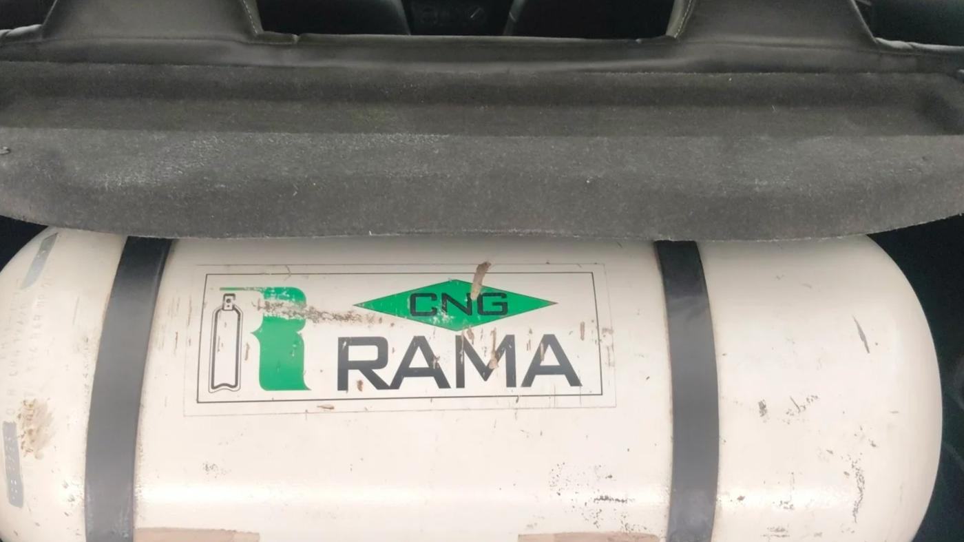 2019 Maruti Swift VXI AMT, CNG, Automatic, 98,606 km, Boot Inside