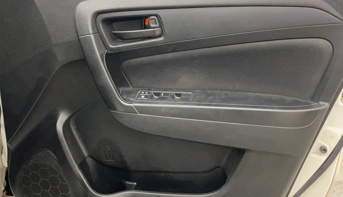 2019 Maruti Vitara Brezza VDI AMT, Diesel, Automatic, 86,421 km, Driver Side Door Panels Control