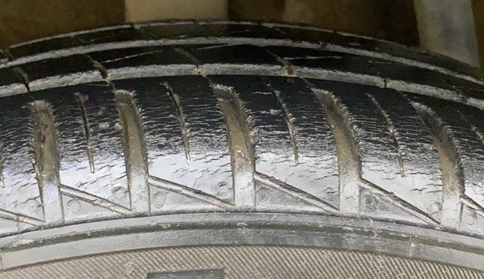 2019 Renault Kwid RXT 1.0 AMT, Petrol, Automatic, 26,074 km, Right Rear Tyre Tread