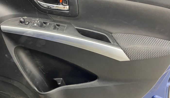 2021 Maruti S Cross ZETA 1.5, Petrol, Manual, 38,329 km, Driver Side Door Panels Control