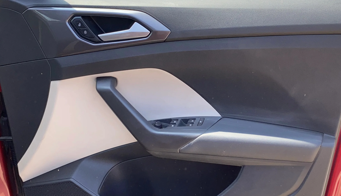 2022 Volkswagen TAIGUN TOPLINE 1.0 TSI AT, Petrol, Automatic, 24,835 km, Driver Side Door Panels Control