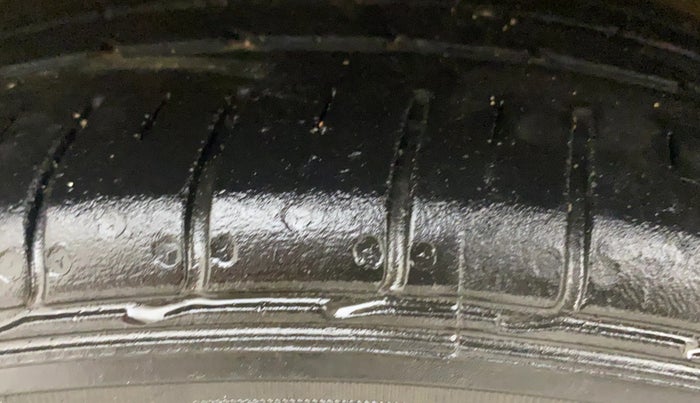 2021 Skoda Rapid AMBITION AT TSI, Petrol, Automatic, 60,923 km, Left Front Tyre Tread