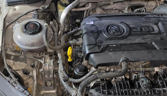 2016 Skoda Octavia STYLE PLUS AT 1.8 TSI, Petrol, Automatic, 58,090 km, Engine View - Right