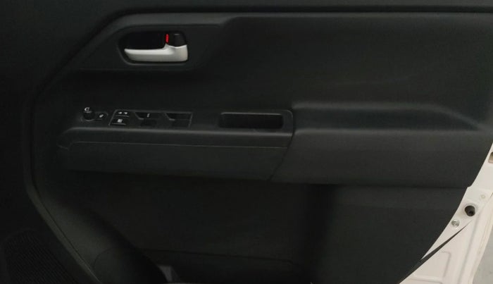 2022 Maruti New Wagon-R ZXI PLUS 1.2, Petrol, Manual, 25,366 km, Driver Side Door Panels Control