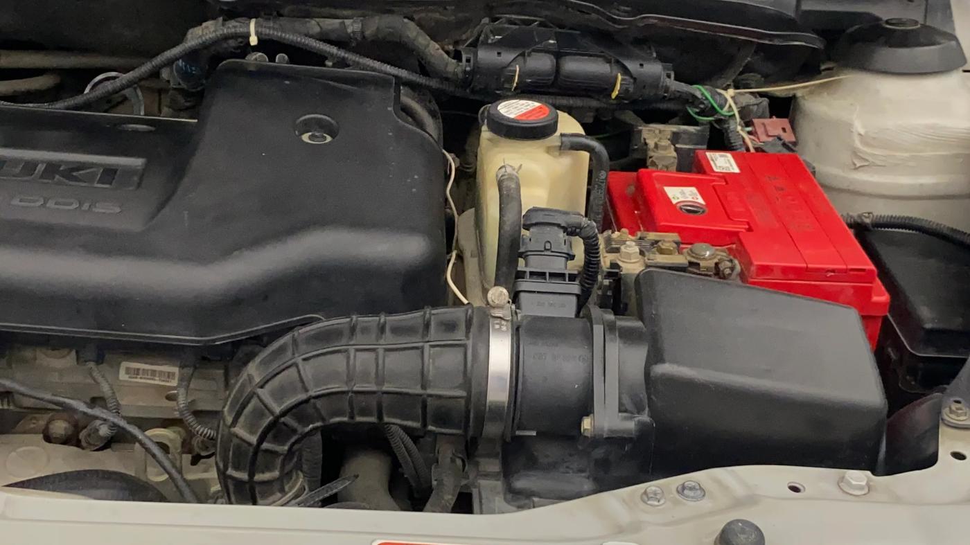 2017 Maruti Swift VDI (O), Diesel, Manual, 76,874 km, Engine View - Left
