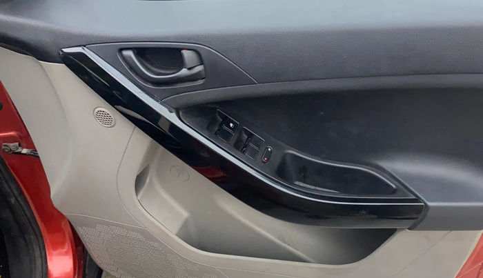 2018 Tata NEXON XMA PETROL, Petrol, Automatic, 87,228 km, Driver Side Door Panels Control