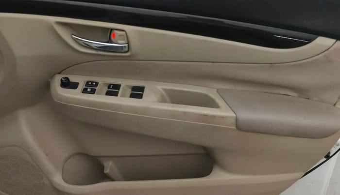 2017 Maruti Ciaz DELTA 1.4 MT PETROL, Petrol, Manual, 68,451 km, Driver Side Door Panels Control