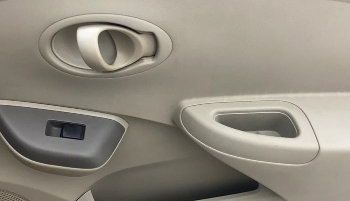 2014 Datsun Go T, Petrol, Manual, 34,570 km, Driver Side Door Panels Control