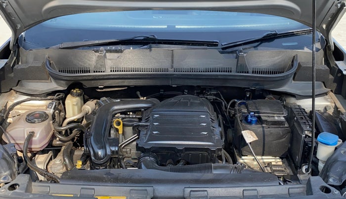 2022 Volkswagen TAIGUN HIGHLINE 1.0 TSI MT, Petrol, Manual, 28,538 km, Engine View