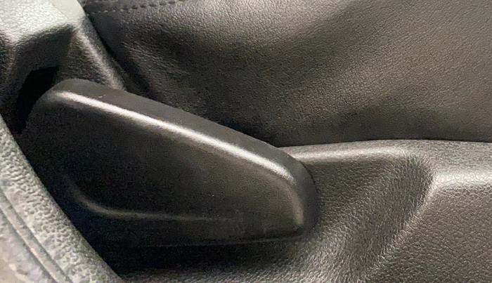 2017 Renault Kwid CLIMBER 1.0 AMT, Petrol, Automatic, 63,998 km, Driver Side Adjustment Panel