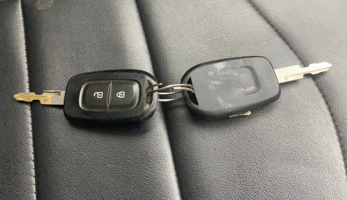 2017 Renault Kwid CLIMBER 1.0 AMT, Petrol, Automatic, 63,998 km, Key Close Up