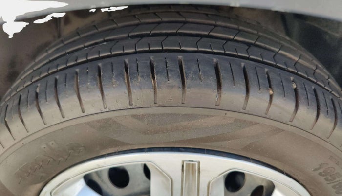 2019 Tata NEXON XE PETROL, Petrol, Manual, 60,803 km, Right Rear Tyre Tread