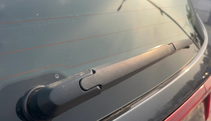 2023 KIA CARENS  PRESTIGE PLUS 1.5 TURBO PETROL DCT 7 STR, Petrol, Automatic, 50,357 km, Rear Wiper