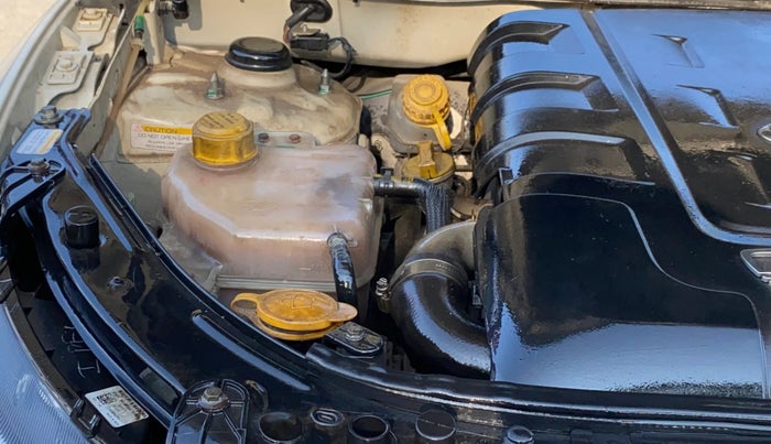 2015 Mahindra XUV500 W8, Diesel, Manual, 77,616 km, Engine View - Right