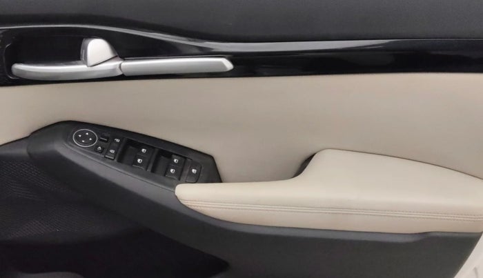 2020 KIA SELTOS HTX IVT 1.5 PETROL, Petrol, Automatic, 67,094 km, Driver Side Door Panels Control