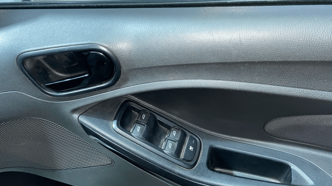2019 Ford New Figo TITANIUM 1.2 PETROL MT, Petrol, Manual, 57,911 km, Driver Side Door Panels Control