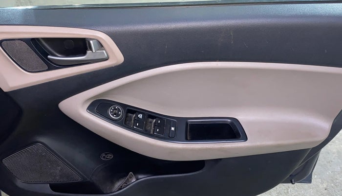 2019 Hyundai Elite i20 MAGNA PLUS 1.2, Petrol, Manual, 27,829 km, Driver Side Door Panels Control