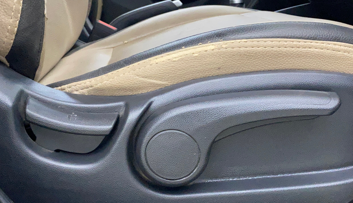 2015 Hyundai Elite i20 ASTA 1.2, Petrol, Manual, 28,652 km, Driver Side Adjustment Panel