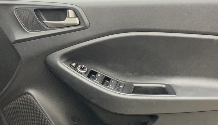 2016 Hyundai i20 Active 1.2 SX, Petrol, Manual, 35,115 km, Driver Side Door Panels Control