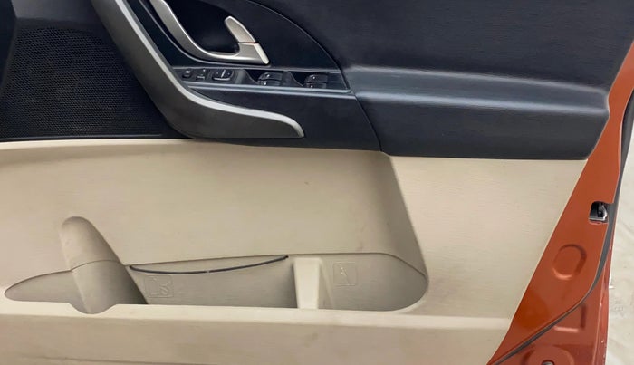 2015 Mahindra XUV500 W10, Diesel, Manual, 95,830 km, Driver Side Door Panels Control