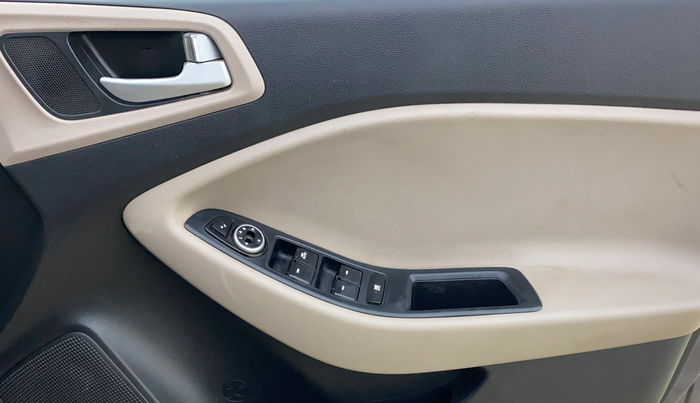 2014 Hyundai Elite i20 SPORTZ 1.2 (O), Petrol, Manual, 53,971 km, Driver Side Door Panels Control