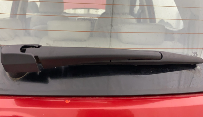 2021 Mahindra XUV300 W8 (O) 1.2 PETROL, Petrol, Manual, 1,10,613 km, Rear Wiper