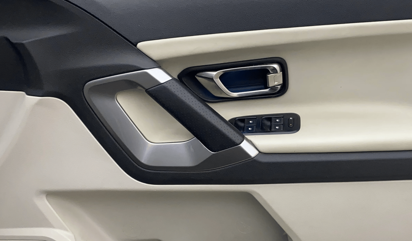 2021 Tata Safari XZ PLUS, Diesel, Manual, 1,20,494 km, Driver Side Door Panels Control