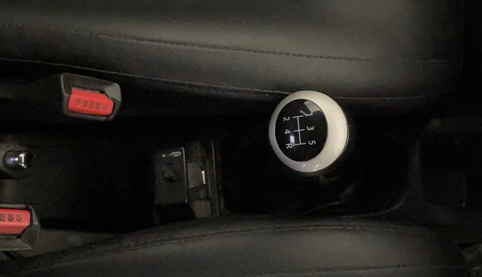 2015 Maruti Wagon R 1.0 VXI, Petrol, Manual, 1,15,130 km, Gear Lever