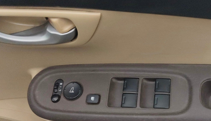 2013 Honda Amaze 1.2L I-VTEC VX, Petrol, Manual, 60,093 km, Driver Side Door Panels Control