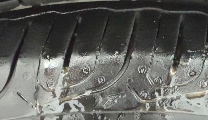 2013 Honda Amaze 1.2L I-VTEC VX, Petrol, Manual, 60,093 km, Right Rear Tyre Tread