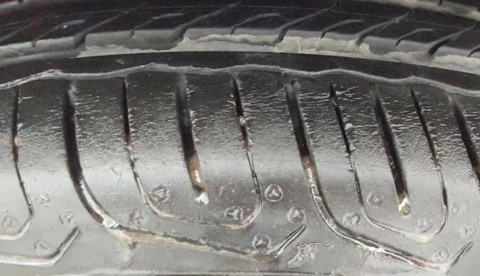 2013 Honda Amaze 1.2L I-VTEC VX, Petrol, Manual, 60,093 km, Left Front Tyre Tread