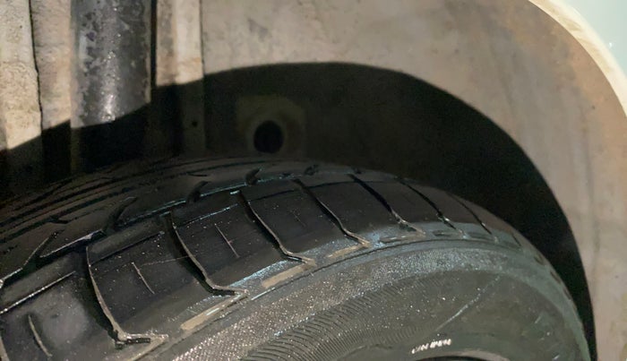 2018 Hyundai Elite i20 MAGNA EXECUTIVE 1.2, CNG, Manual, 73,543 km, Right Rear Tyre Tread