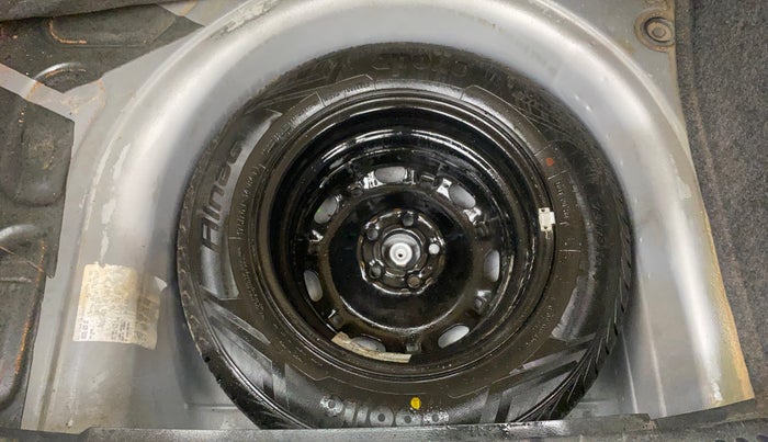 2015 Volkswagen Polo COMFORTLINE 1.2L, Petrol, Manual, 73,819 km, Spare Tyre