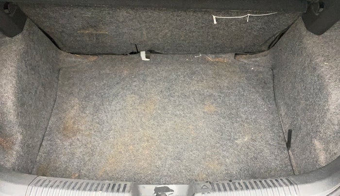 2015 Volkswagen Polo COMFORTLINE 1.2L, Petrol, Manual, 73,819 km, Boot Inside