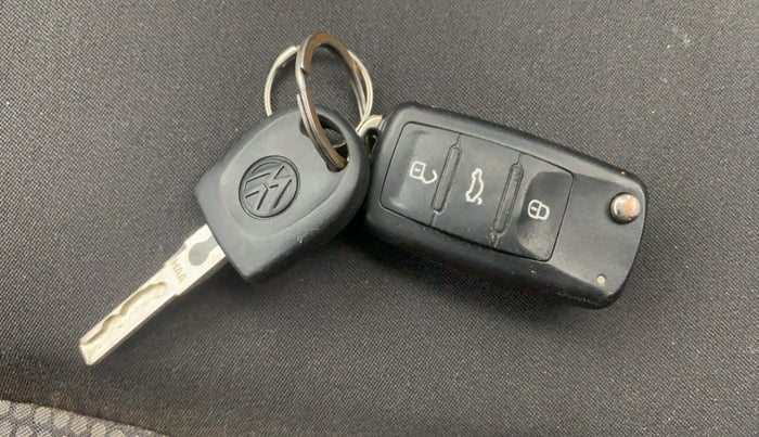 2015 Volkswagen Polo COMFORTLINE 1.2L, Petrol, Manual, 73,819 km, Key Close Up