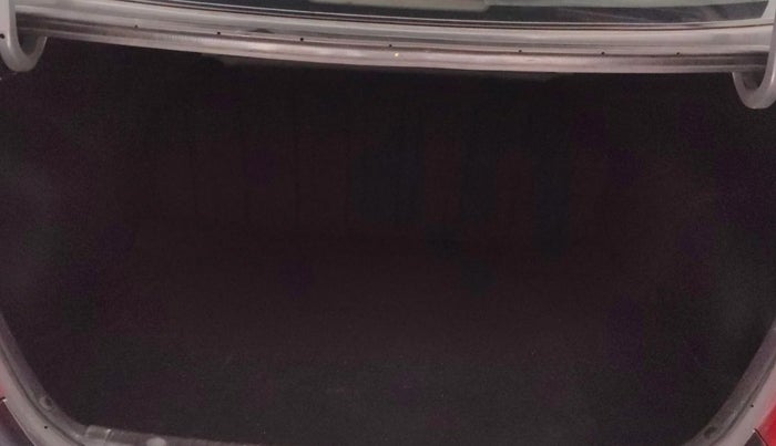 2015 Hyundai Verna FLUIDIC 4S 1.6 VTVT SX, Petrol, Manual, 51,595 km, Boot Inside