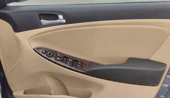 2015 Hyundai Verna FLUIDIC 4S 1.6 VTVT SX, Petrol, Manual, 51,595 km, Driver Side Door Panels Control