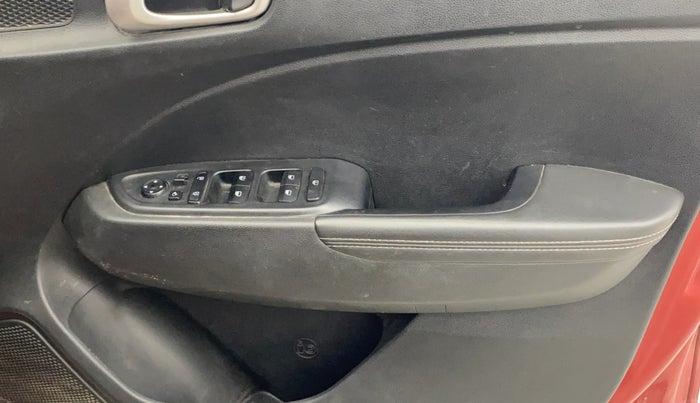 2019 Hyundai VENUE SX(O) 1.4 CRDI, Diesel, Manual, 1,47,495 km, Driver Side Door Panels Control