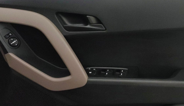 2016 Hyundai Creta BASE 1.6 PETROL, Petrol, Manual, 60,160 km, Driver Side Door Panels Control