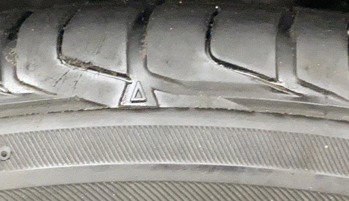 2021 KIA SONET HTX 1.5, Diesel, Manual, 75,117 km, Left Front Tyre Tread