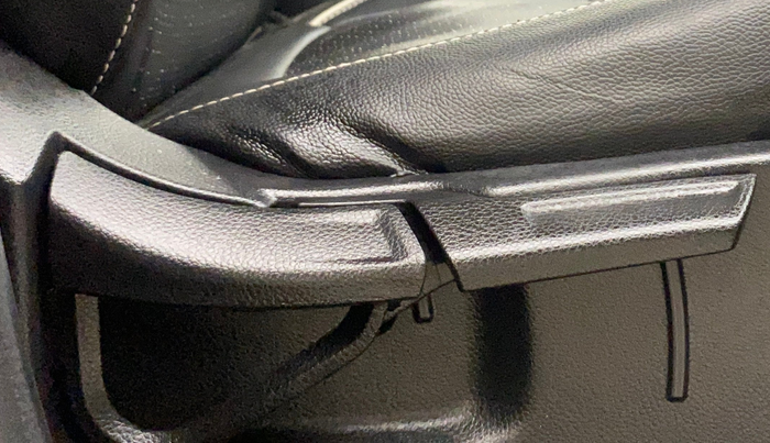 2021 KIA SONET HTX 1.5, Diesel, Manual, 75,117 km, Driver Side Adjustment Panel