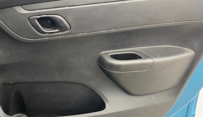 2022 Renault Kwid RXT 1.0 AMT, Petrol, Automatic, 18,072 km, Driver Side Door Panels Control