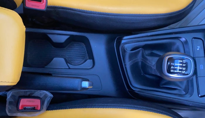 2024 Hyundai Verna SX 1.5 l MPI, Petrol, Manual, 36,728 km, Gear Lever