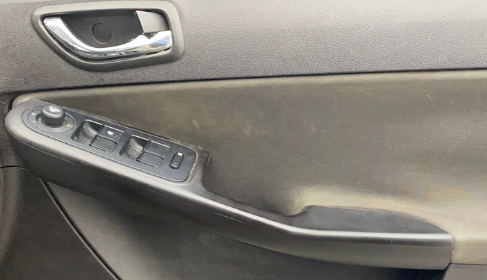 2016 Tata Zest XT PETROL, Petrol, Manual, 81,633 km, Driver Side Door Panels Control