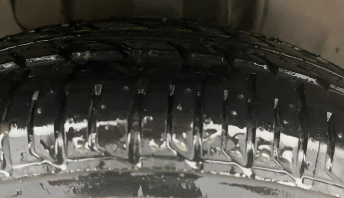 2017 Tata Tiago XT PETROL, Petrol, Manual, 51,821 km, Right Front Tyre Tread