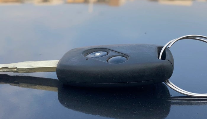 2014 Honda Amaze 1.2L I-VTEC VX, CNG, Manual, 1,21,720 km, Key Close Up