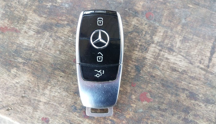 2018 Mercedes Benz E Class E 220 CDI AVANTGARDE, Diesel, Automatic, 58,692 km, Key Close Up