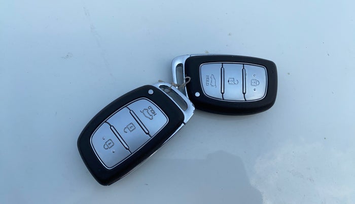 2018 Hyundai Elite i20 ASTA 1.2 (O), Petrol, Manual, 35,102 km, Key Close Up