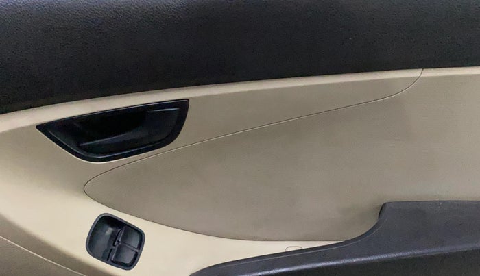 2013 Hyundai Eon MAGNA +, Petrol, Manual, 90,179 km, Driver Side Door Panels Control