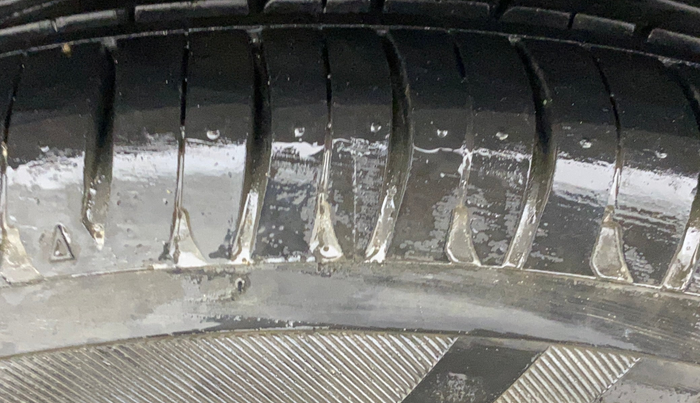 2015 Volkswagen Polo COMFORTLINE 1.2L, Petrol, Manual, 88,060 km, Right Rear Tyre Tread